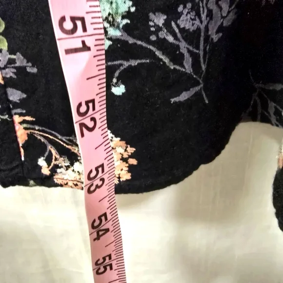 2/$30 Band of Gypsies Black Contrasting Floral Jumpsuit Sz L Flutter Cap Sleeves
